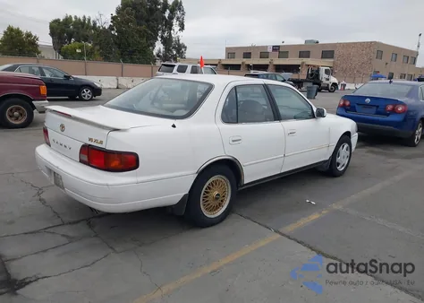 1996 Toyota Camry Le/Xle/Se из США, поврежденный, VIN JT2BF12K0T0131048